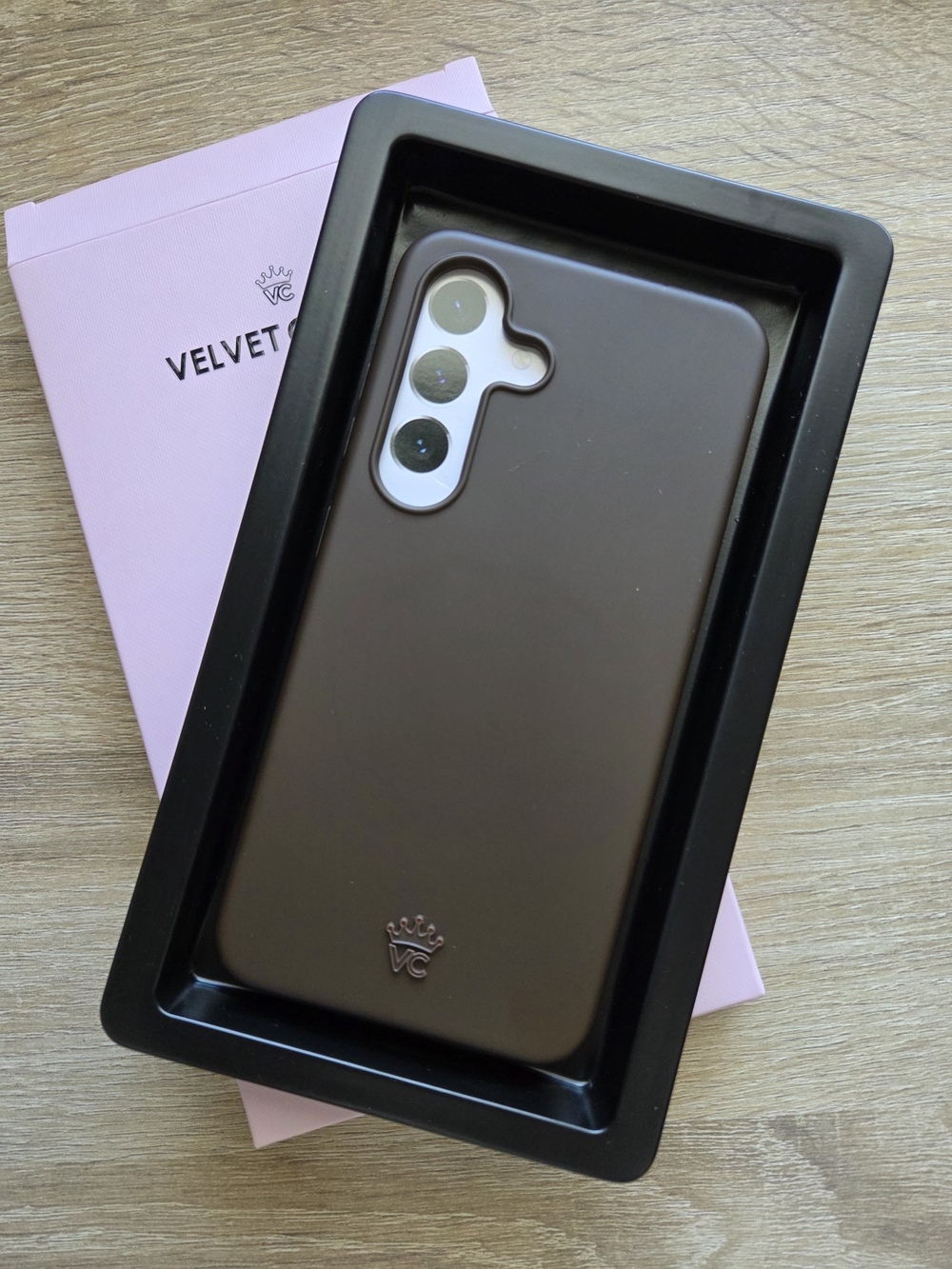 Velvet Caviar Galaxy S25 Espresso Phone Case - Picture 3 of 6